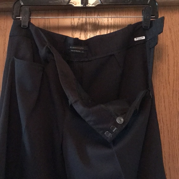 BCBGMAXAzria Wide Leg Capri Trousers in Black - Picture 4 of 7